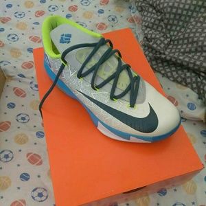 Kd vi size 10