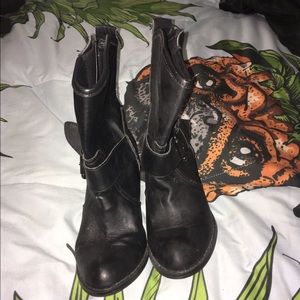Black Boots