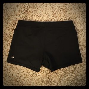 Lululemon Simply Bare short