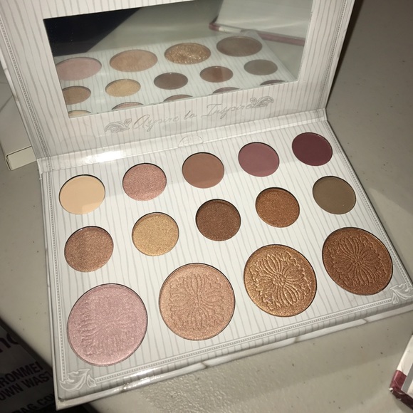 Carli Bybel x BH Cosmetics palette - Picture 3 of 4