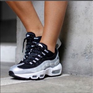 Women's Air Max 95 QS size 9