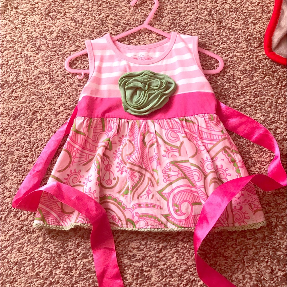 Ruffle butts top