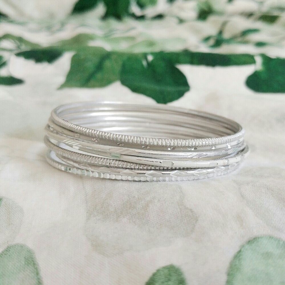 White and Silver Bangle Set