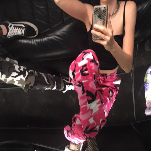 Urban Outfitters Pants - Rothco Camo Cargo BDU Pant
