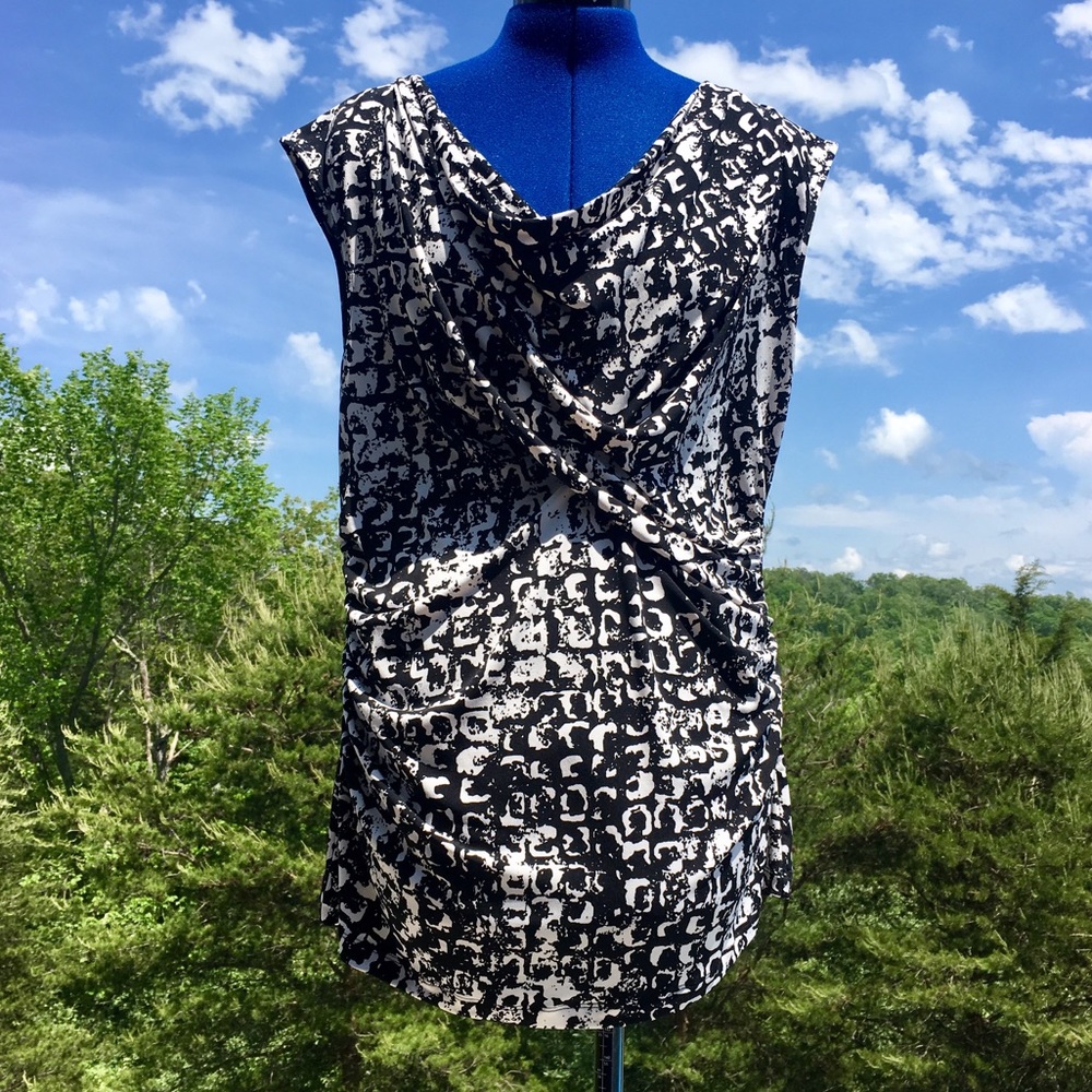 Chaus Geometric Pattern Sleeveless Drape Blouse