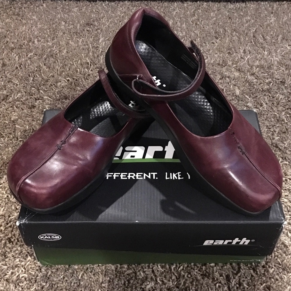 Women's size 8 Earth Shoes