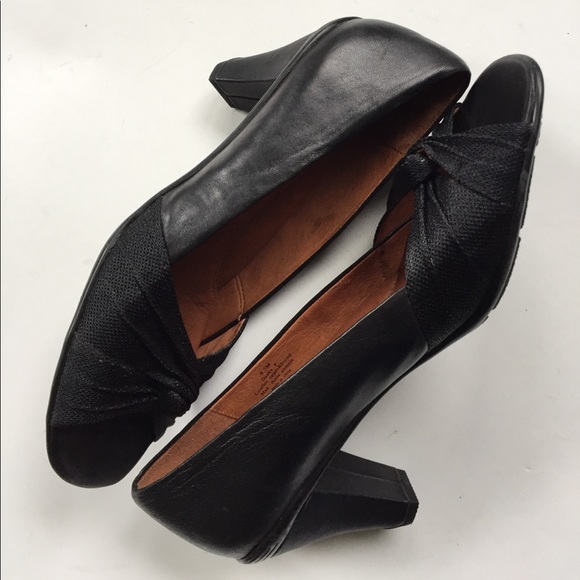 EUC Gentle Souls/Kenneth Cole leather heels - Picture 4 of 8