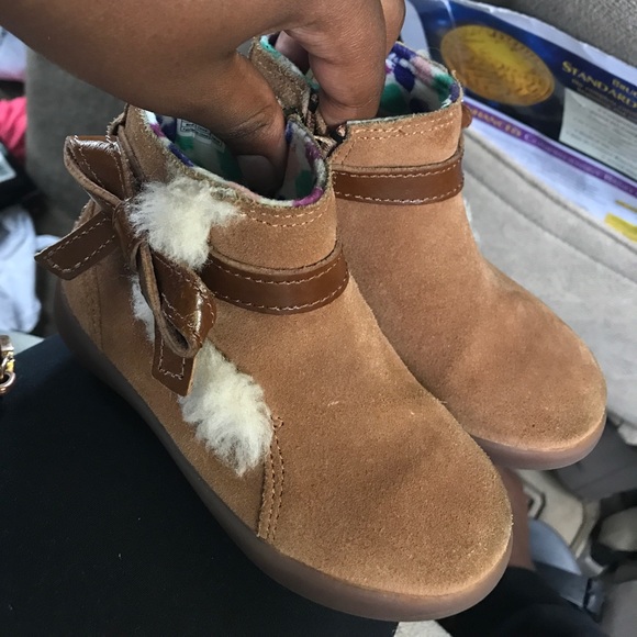 Ugg boots - Picture 1 of 2