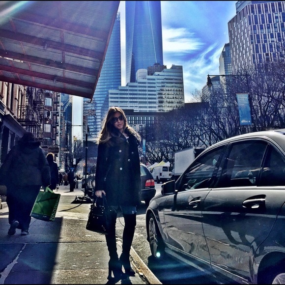 Meet your Posher, Victoria - Picture 1 of 3