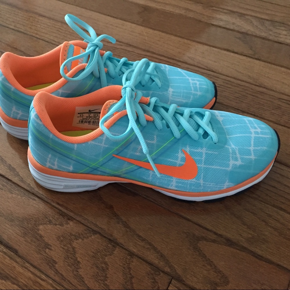 SOLD NWOT Nike running shoes