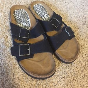 Birkenstock look alike sandals😘