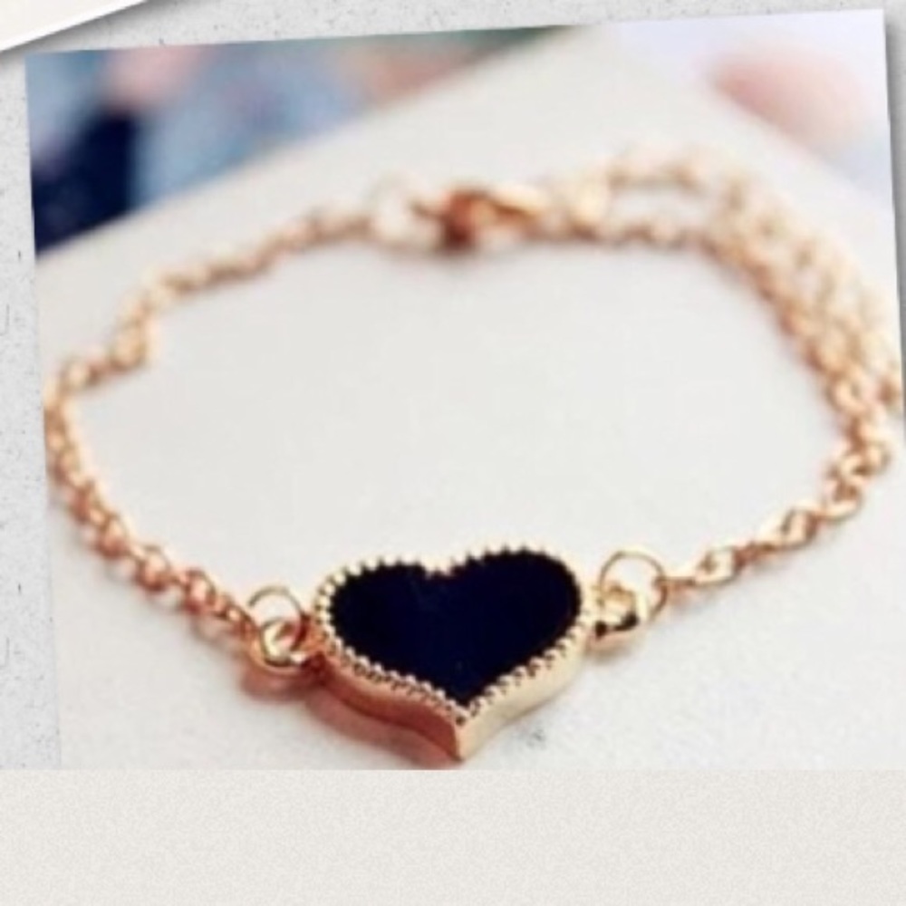 ✨2(for) $15 ✨heart bracelet✨