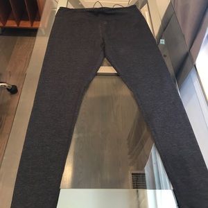 Zella gray skinny leg workout pants in gray.
