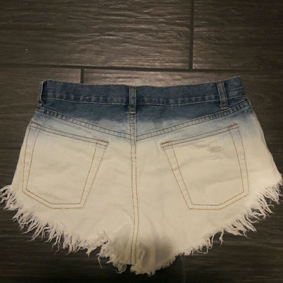 High Wasted Shorts - Picture 2 of 3