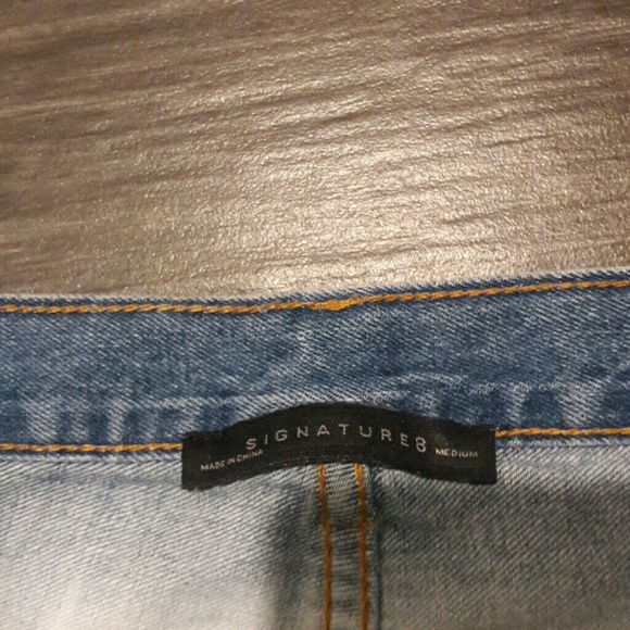 High Wasted Shorts - Picture 3 of 3