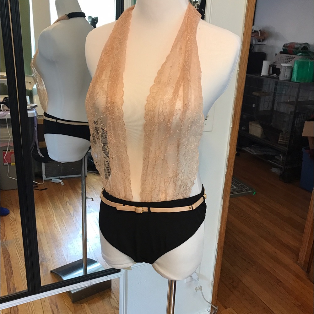 Maison close - la cavalier size 8