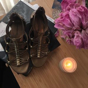 Classy vacation wedge