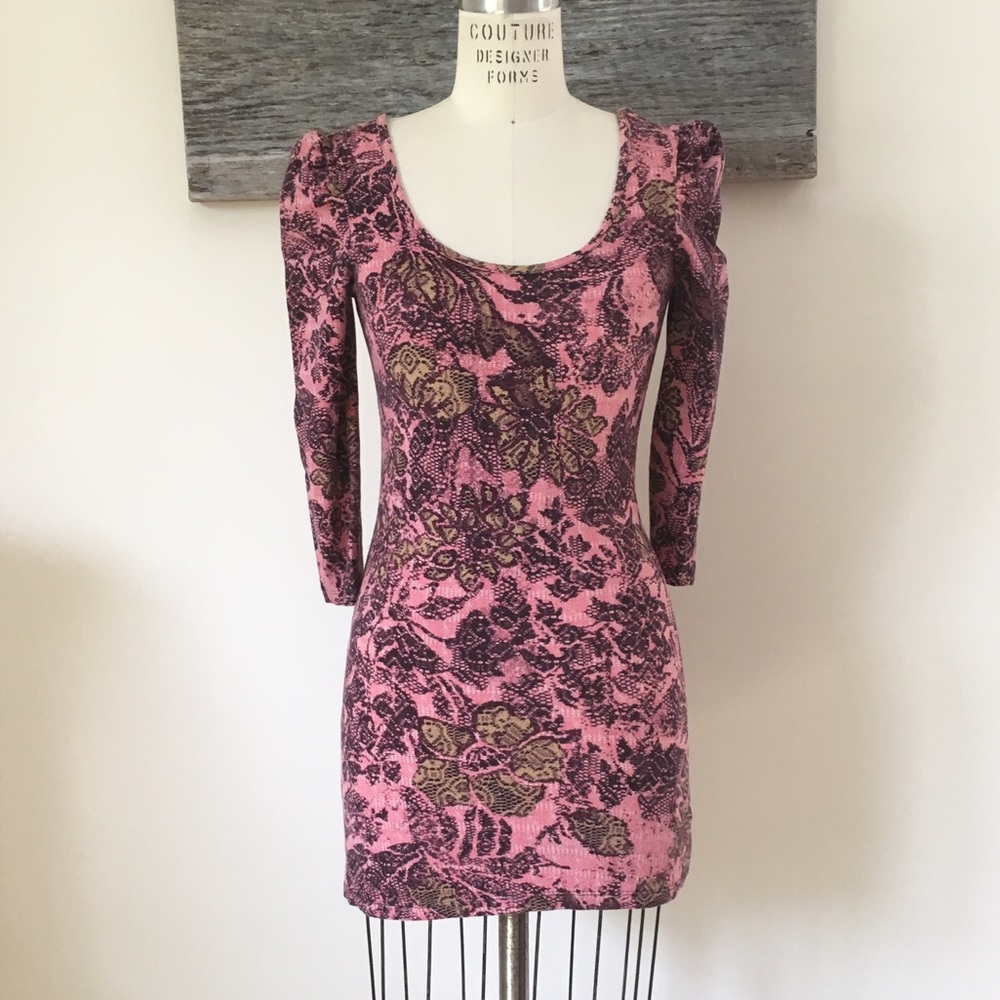 Free People 3/4 Sleeve Super Cute Mini Dress 🌺