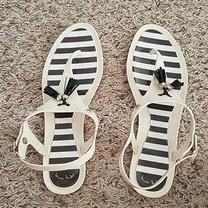 Henri Bendel sandals