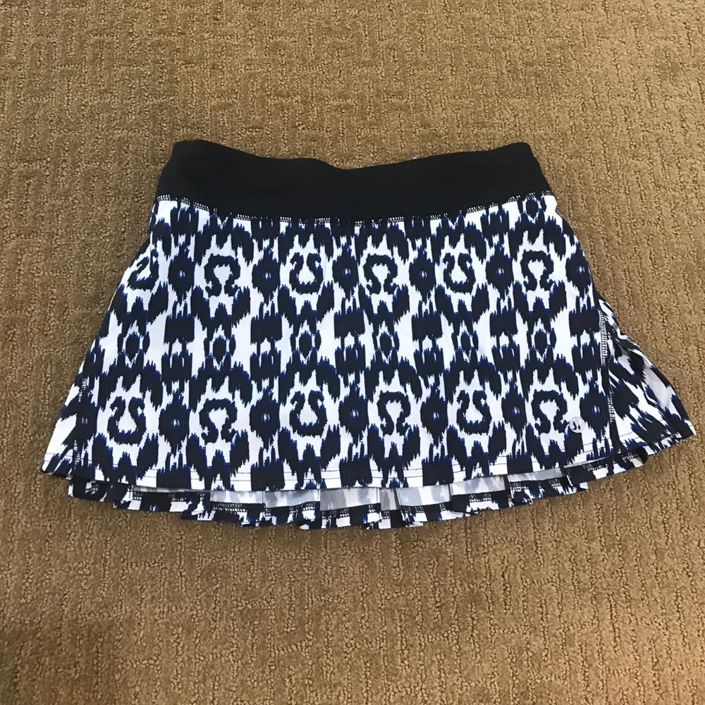 Lululemon running/tennis skort size 4