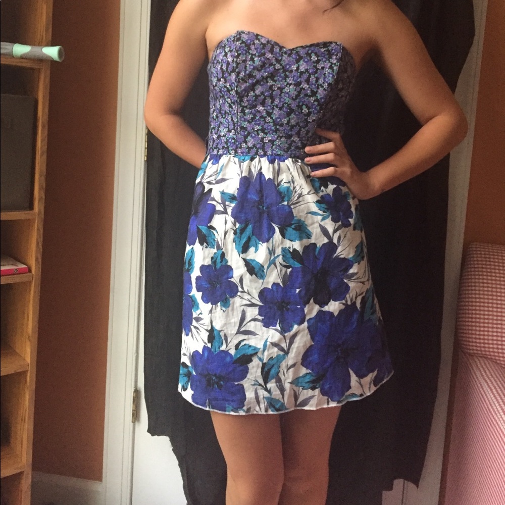 Pattern blocked strapless floral dress