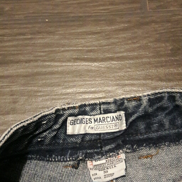 Guess High Wasted Shorts - Picture 3 of 4