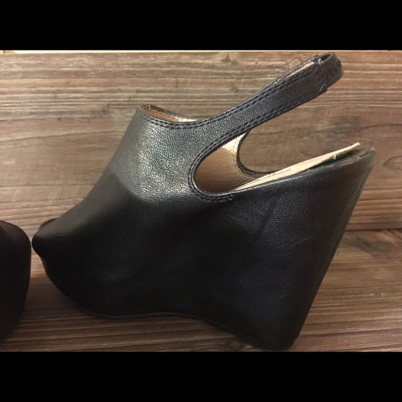 ☀️SOLD☀️ Steve Madden Wedges - Picture 4 of 4