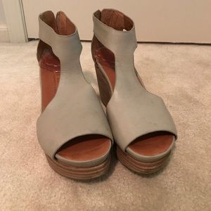 Kenneth Cole Gentle Souls Wedges