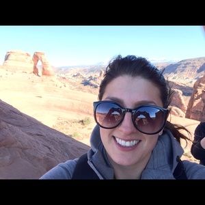 Meet your Posher, Samantha