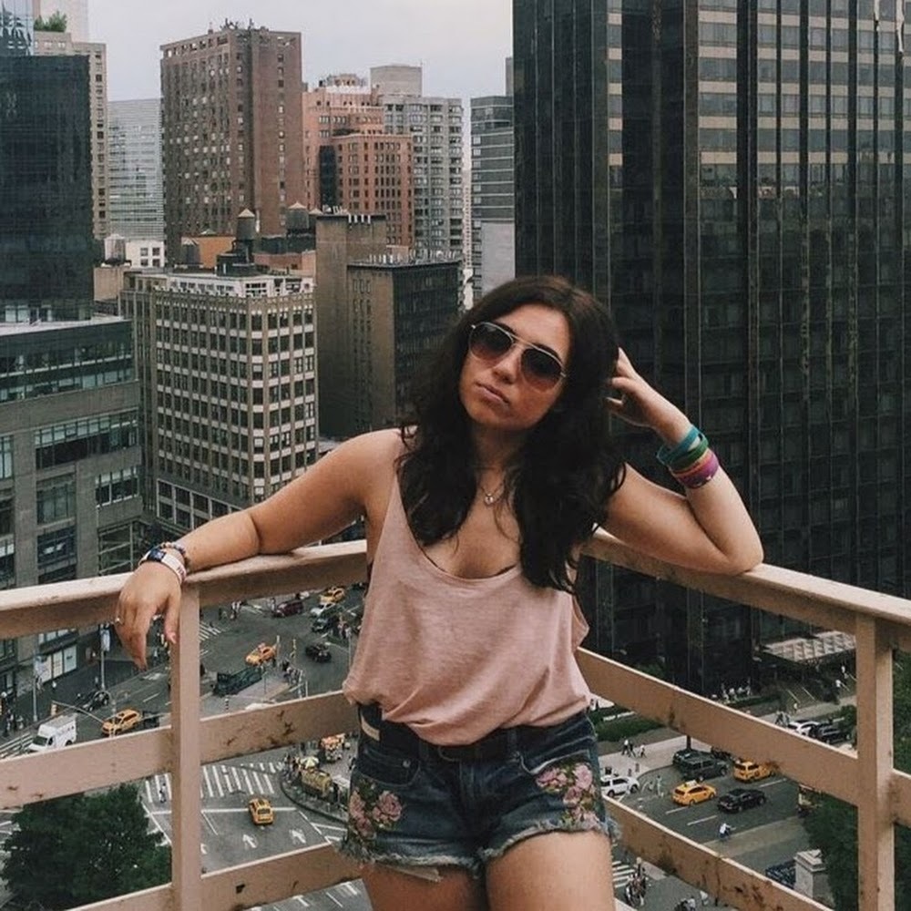 Meet your Posher, Cristiana