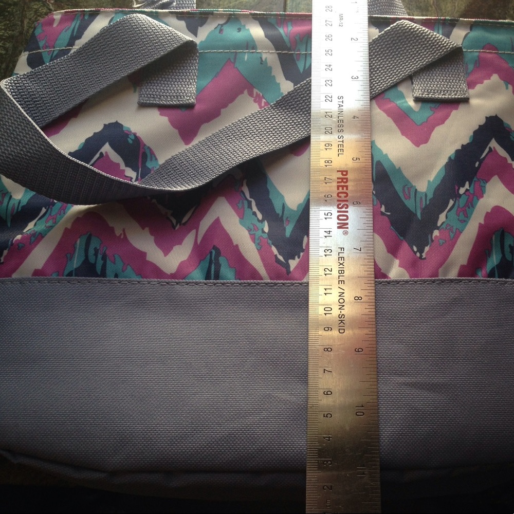 Insulated zipper cooler tote - Picture 2 of 6