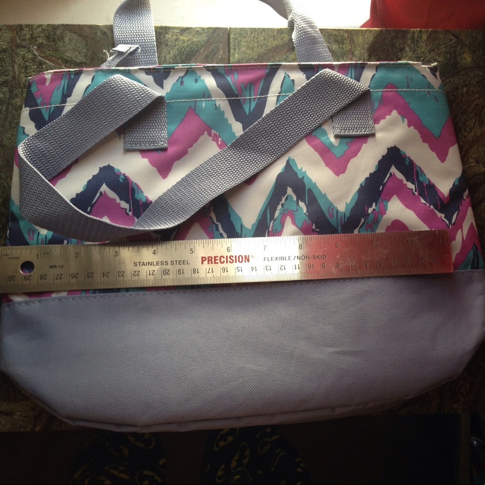 Insulated zipper cooler tote - Picture 3 of 6