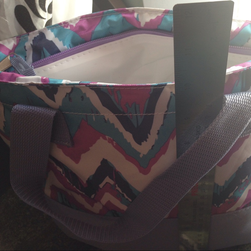 Insulated zipper cooler tote - Picture 5 of 6