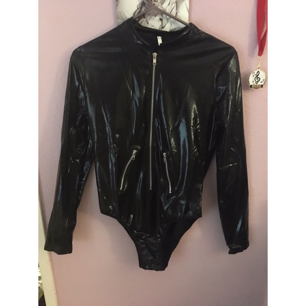 PU/LEATHER BODYSUIT.