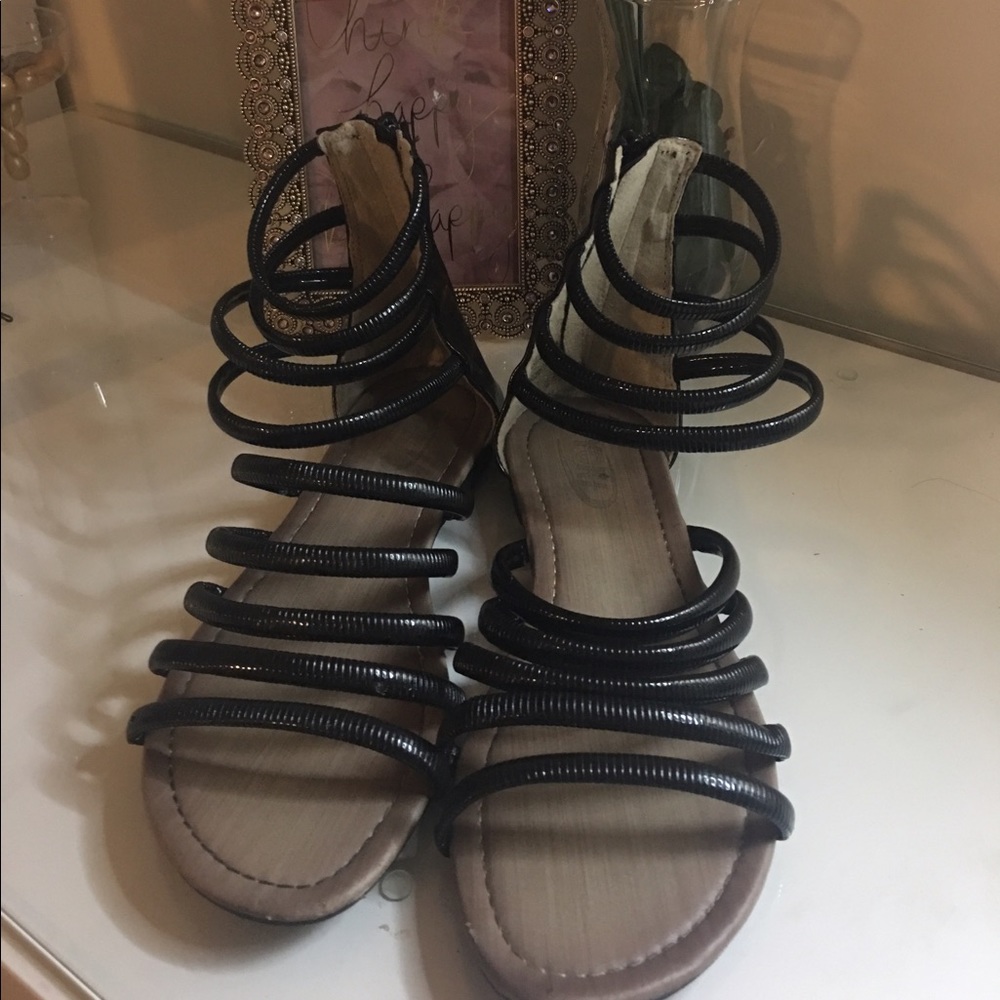 Slinky sandals