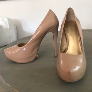 Jessica Simpson closed toe nude pumps