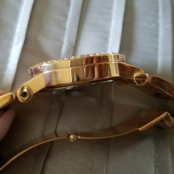 Michael Kors Rose Gold Women's Watch - Picture 4 of 4