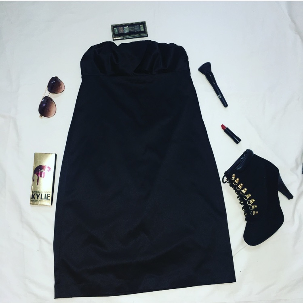 Silk Strapless Dress🖤 - Picture 2 of 6