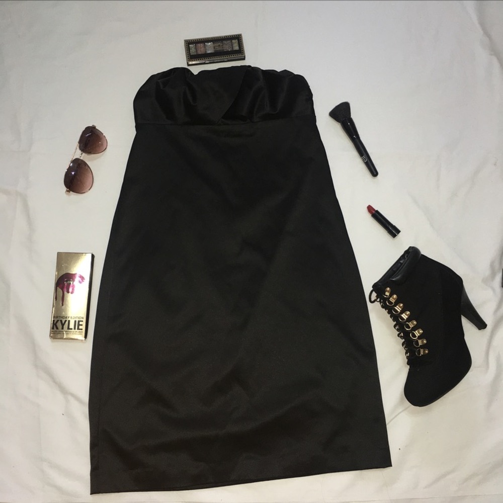 Silk Strapless Dress🖤 - Picture 3 of 6