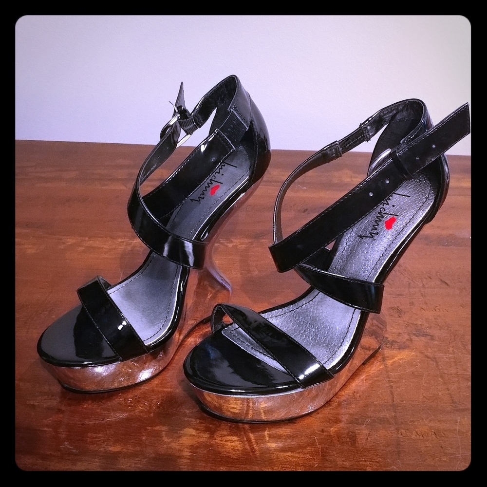 Brand new platform wedge.