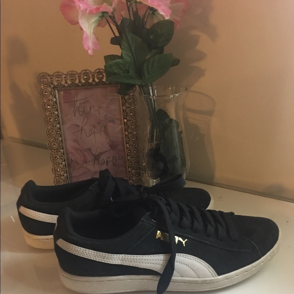 Puma sneakers rarely worn!