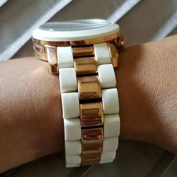 Michael Kors Women's Watch - Picture 2 of 3