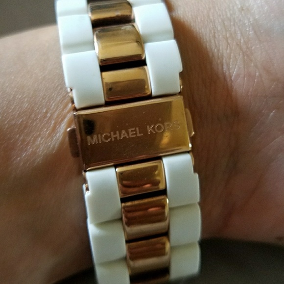 Michael Kors Women's Watch - Picture 3 of 3