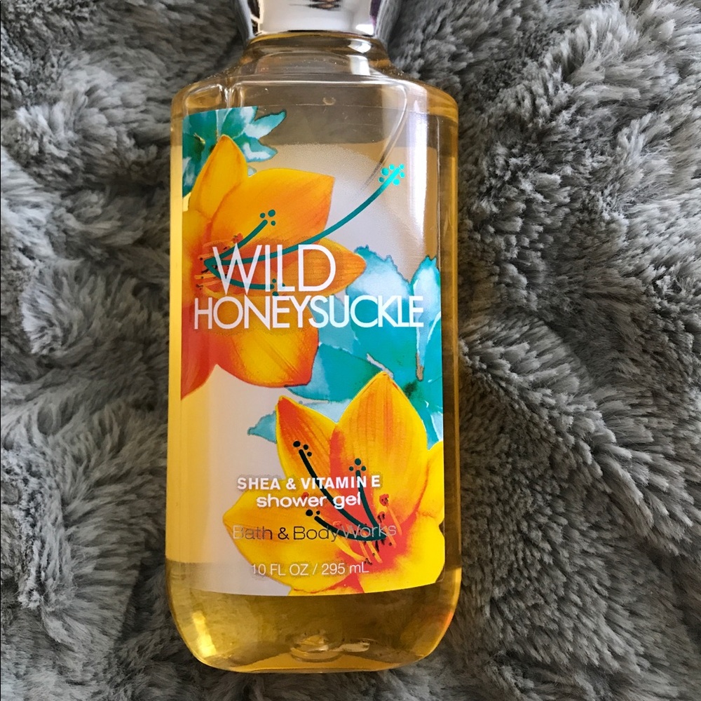 Bath and body wild honeysuckle shower gel
