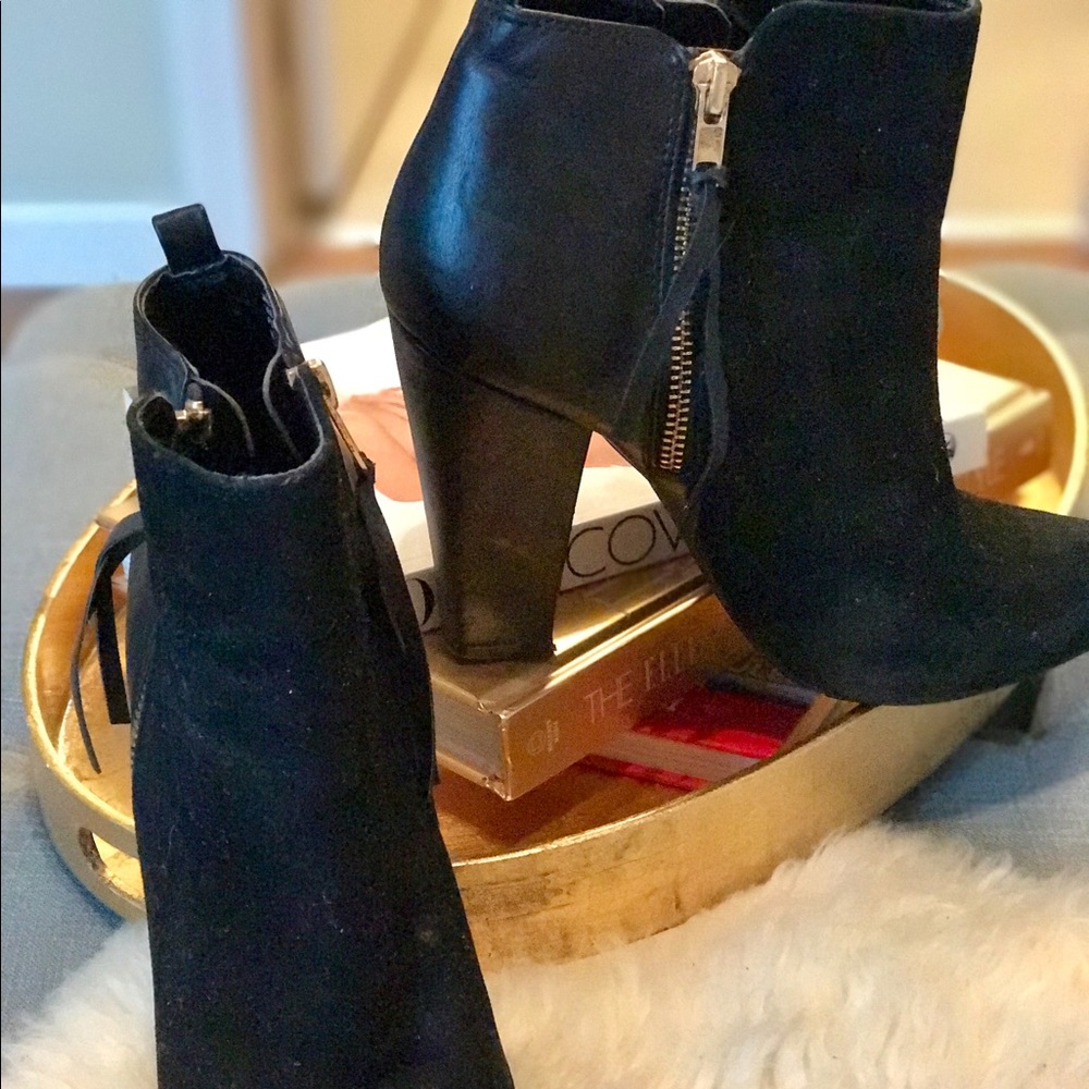 STEVE MADDEN "Jannyce" black ankle boots