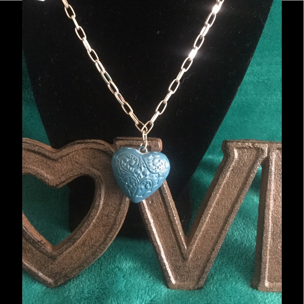Vintage, painted heart pendant in Turquoise