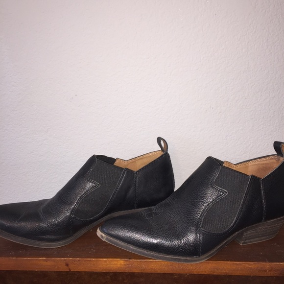 Lucky Brand Shoes - Lucky Brand Ankle Cowboy Boots