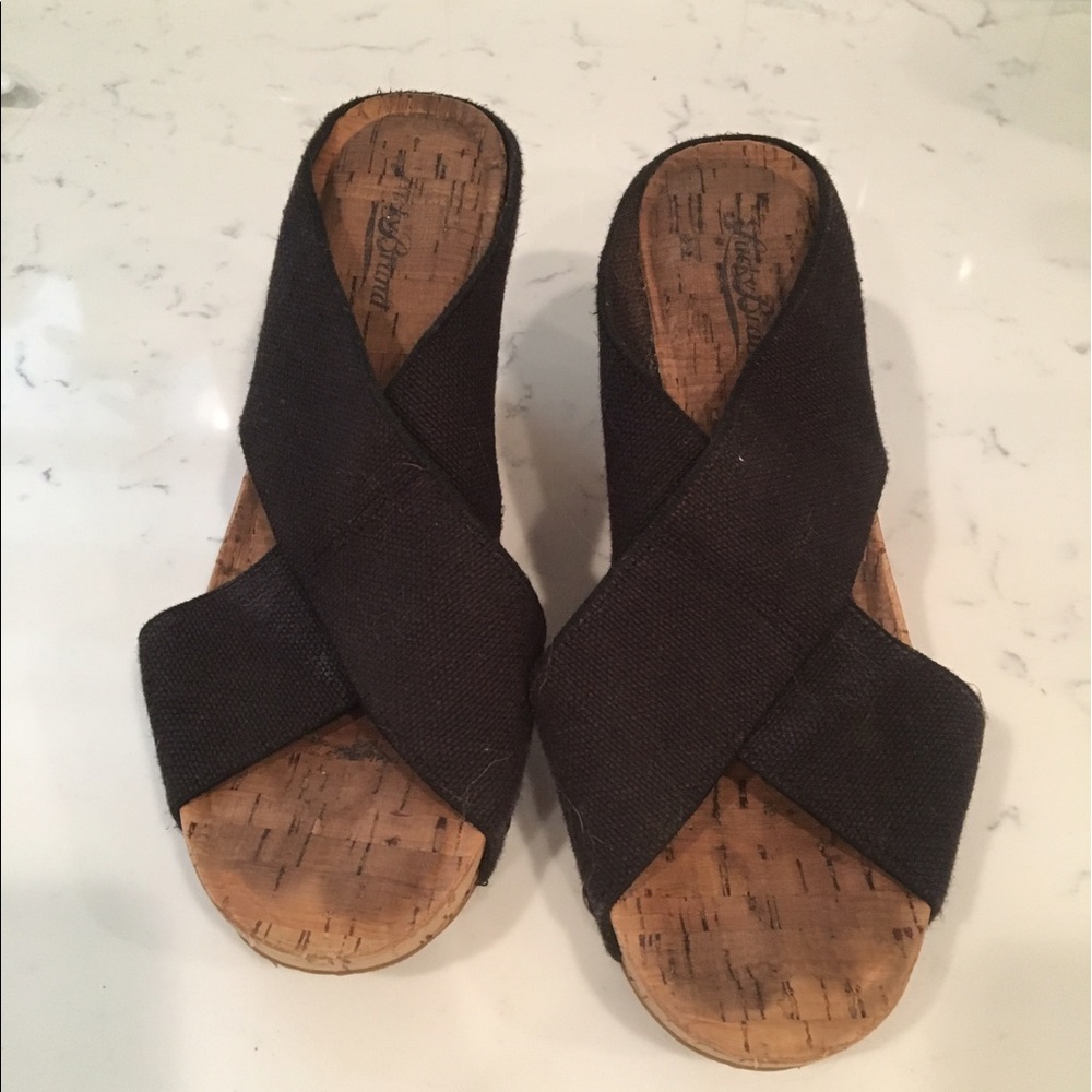 Black wedges