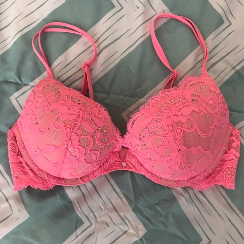 NWOT Victoria's Secret Very Sexy Push-Up Bra