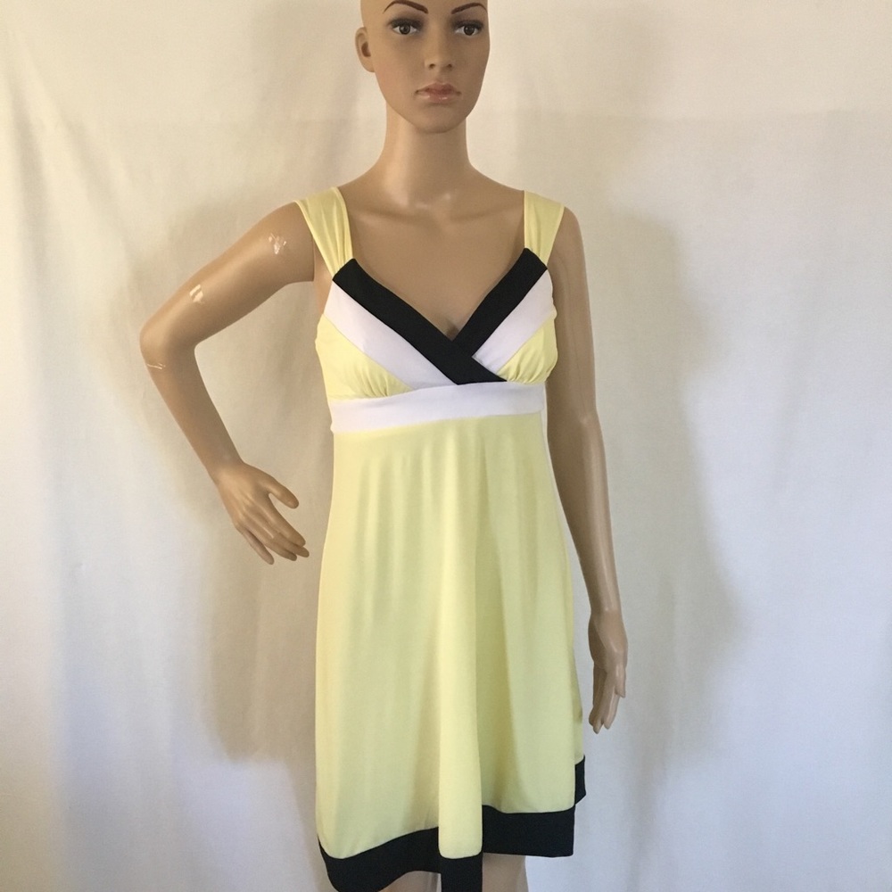 BeaUtiFul yEll0w pAdDed hAlTer t0p sUn dReSs